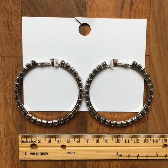 🌟5 for $25🌟 NWT large hoop earrings - Picture 2 of 3